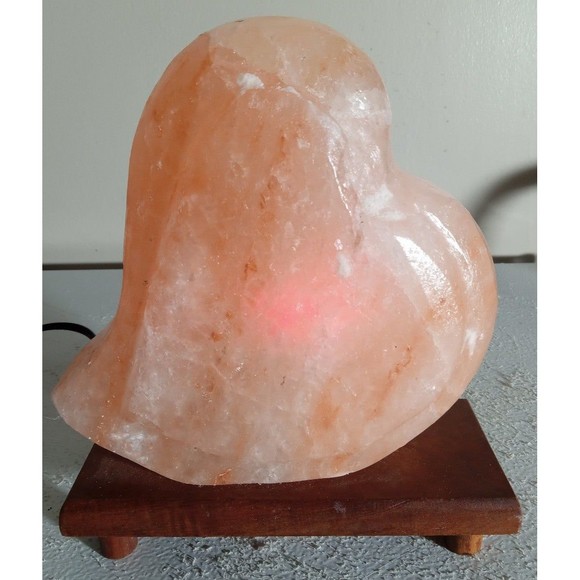 Mocking Hand Crafted Heart Shaped Salt Lamp - Picture 2 of 12